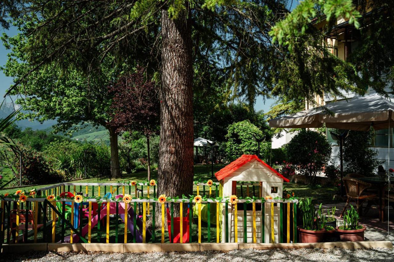 Bed and Breakfast Il Girasole Basciano Екстер'єр фото