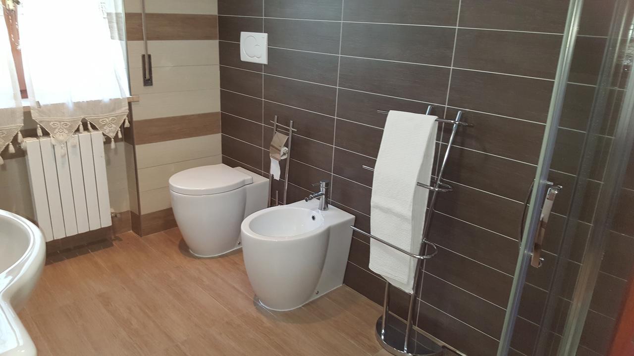 Bed and Breakfast Il Girasole Basciano Екстер'єр фото